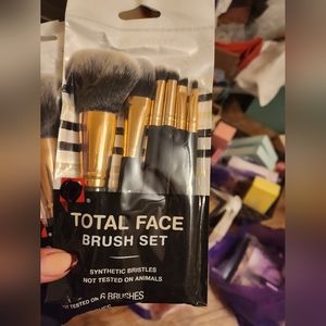 Walgreens total face 6 pieces brush set